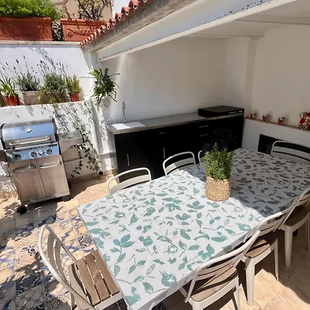 Vakantiehuis Huge Superb Duplex Old Town Sitges