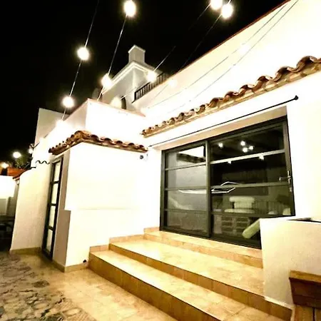 Huge Superb Duplex Old Town 度假居