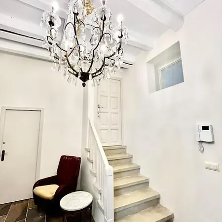 度假居 Huge Superb Duplex Old Town *